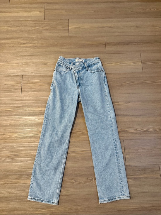 Abercrombie & Fitch Denim - Abercrombie & Fitch 90s straight ultra high rise Jean